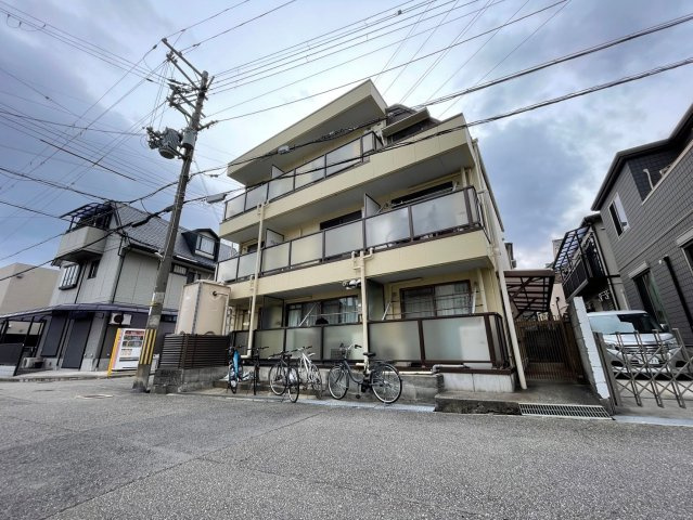 クレセント小林の外観