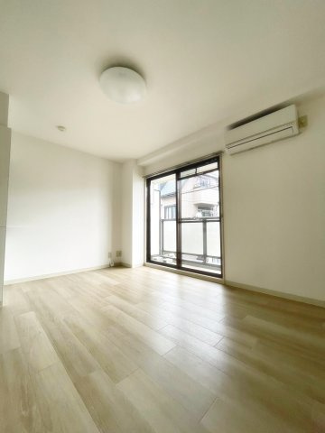 クレセント小林の居間・リビング|※同建物の類似写真となります。