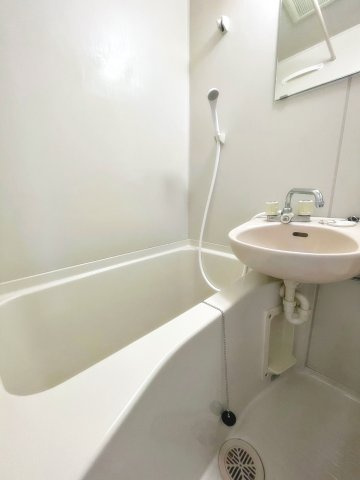 クレセント小林の浴室|※同建物の類似写真となります。