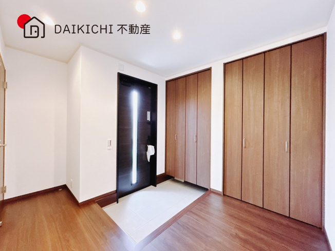 【玄関】 | 加須市北下新井8区画　新築戸建　全8棟　4号棟