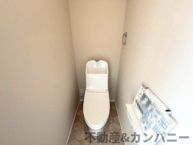 久米窪田町の新築のおうち　松山市久米窪田町新築戸建のトイレ|ゆったりとした空間のトイレです