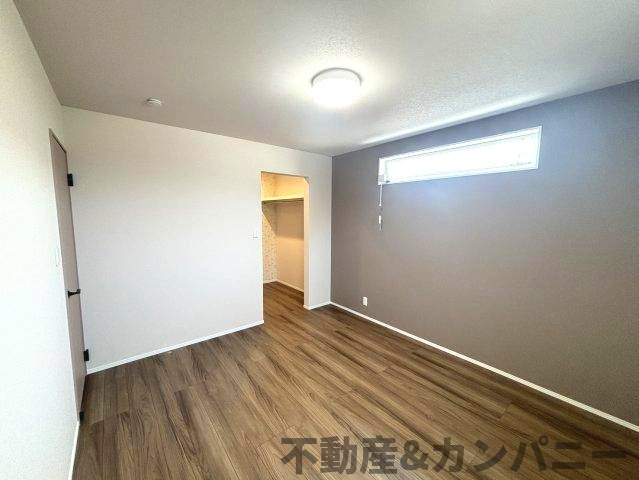 久米窪田町の新築のおうち　松山市久米窪田町新築戸建の洋室|スタンダードな洋室です