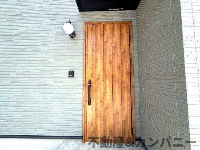 久米窪田町の新築のおうち　松山市久米窪田町新築戸建の玄関|玄関です