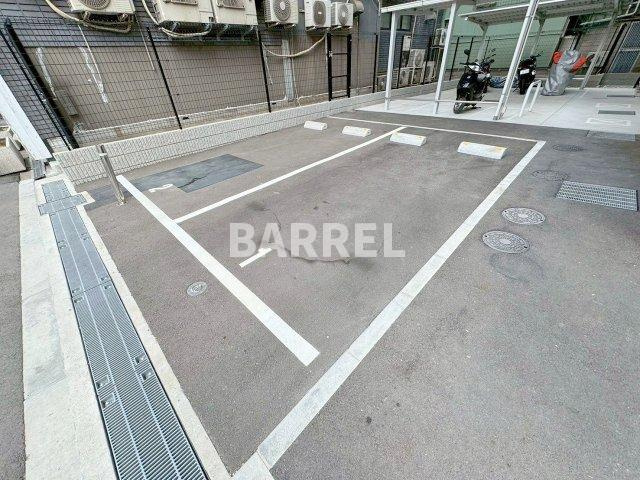 ザ・パークハビオ塚本の駐車場