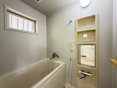 【浴室】 | 北谷町北谷1丁目（店舗付き住宅） | 2階住居　給湯設備有♪
