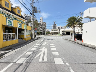 【前面道路含む現地写真】 | 北谷町北谷1丁目（店舗付き住宅） | ※北側公道12m♪