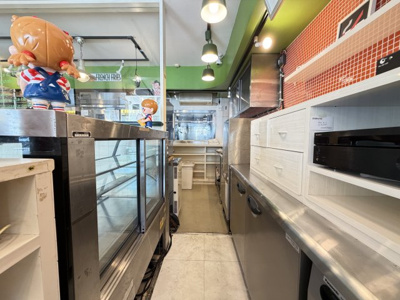 【キッチン】 | 北谷町北谷1丁目（店舗付き住宅） | 1階店舗　店舗内機器付き♪（約23.5帖）