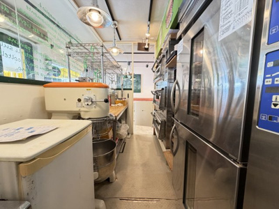 【キッチン】 | 北谷町北谷1丁目（店舗付き住宅） | 1階店舗　店舗内機器付き♪（約23.5帖）