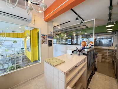 【その他】 | 北谷町北谷1丁目（店舗付き住宅） | 1階店舗　店舗内機器付き♪（約23.5帖）