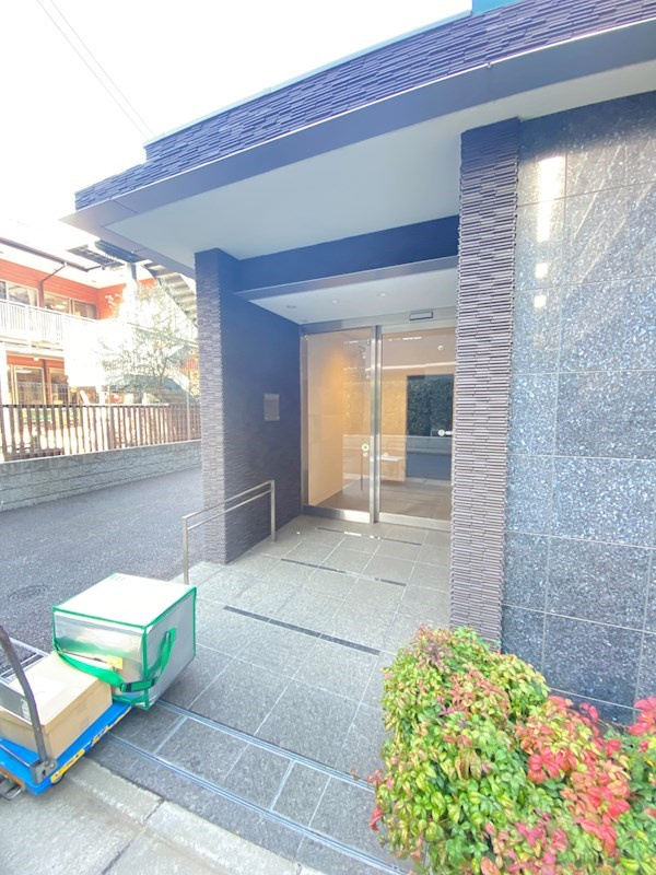 ベルメゾン若林のエントランス|建物の内部です