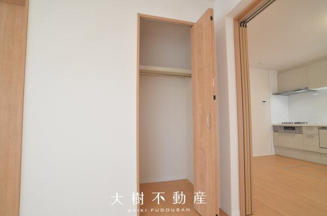 【洋室】 | 綾瀬市大上1丁目 中古戸建て【仲介手数料無料】 | 1階　洋室1（6.0帖）クローゼット