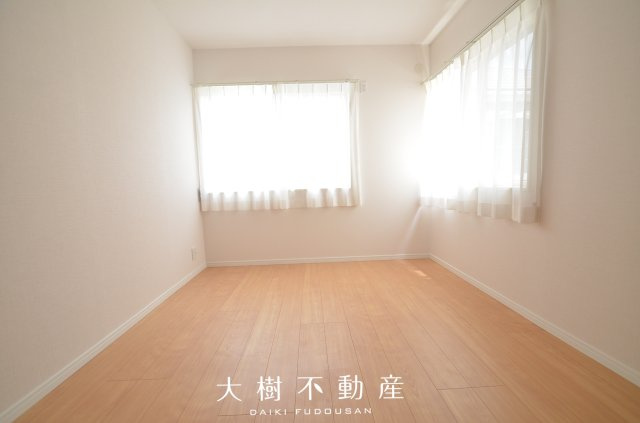 【洋室】 | 綾瀬市大上1丁目 中古戸建て【仲介手数料無料】 | 2階　洋室2（6.0帖）