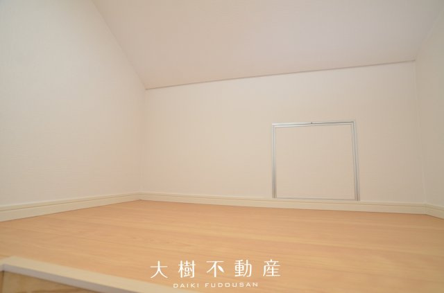 【収納】 | 綾瀬市大上1丁目 中古戸建て【仲介手数料無料】 | 小屋裏収納