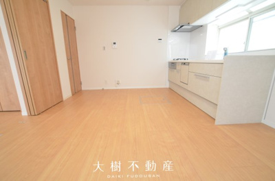【居間・リビング】 | 綾瀬市大上1丁目 中古戸建て【仲介手数料無料】 | □■当社なら諸費用を最大限削減できます■□