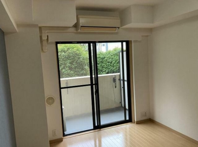 【居間・リビング】 | レ・ベント高円寺 | 7.7帖のきれいな洋室。