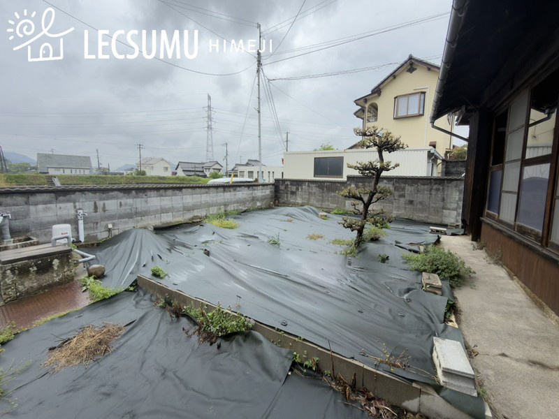 姫路市飾東町豊国/中古戸建の庭