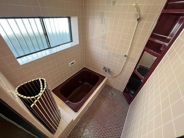 昭和町貸家の浴室