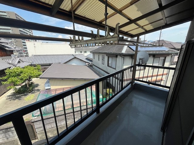 昭和町貸家のバルコニー