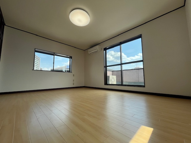昭和町貸家の洋室