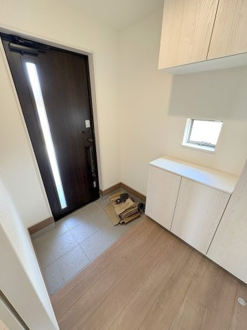 三郷市戸ケ崎　新築戸建　全4棟　C号棟の玄関|同施工会社の参考写真になります。