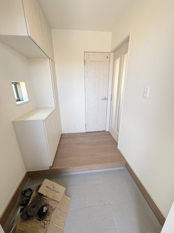 三郷市戸ケ崎　新築戸建　全4棟　C号棟の玄関|同施工会社の参考写真になります。