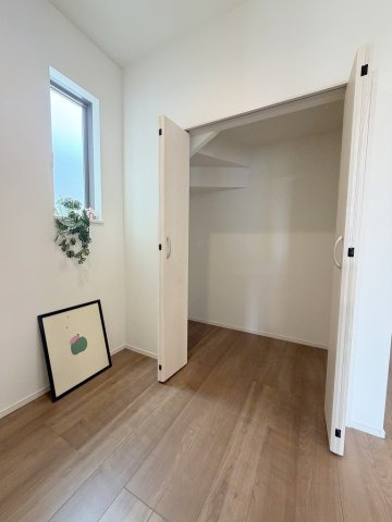 三郷市戸ケ崎　新築戸建　全4棟　D号棟の収納|リビングに収納付きなのでストック品や掃除用具の収納にも便利