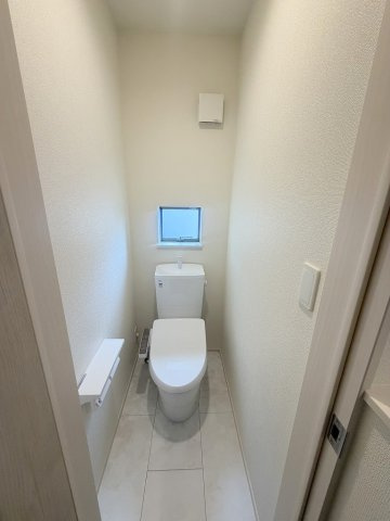 三郷市戸ケ崎　新築戸建　全4棟　D号棟のトイレ|2階のトイレです