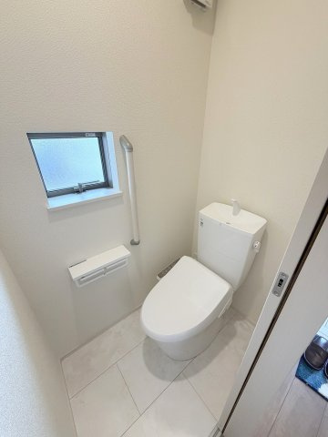 三郷市戸ケ崎　新築戸建　全4棟　D号棟のトイレ|1階のトイレです