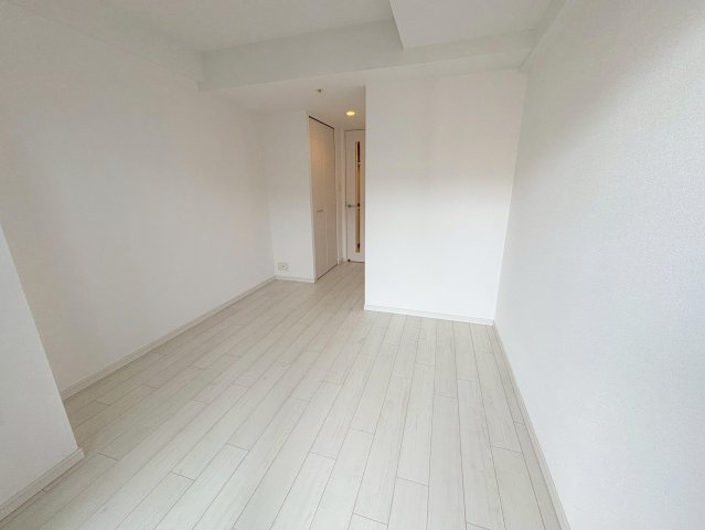S-RESIDENCE新大阪WESTの洋室