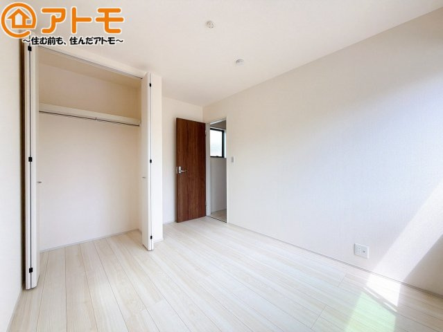 【寝室】 | 御殿場市萩原　新築一戸建て　全1棟 | 毎日すごす部屋の広さや陽当りも気になるポイントですね！現地で体感してみてください♪