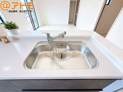 【設備】 | 御殿場市萩原　新築一戸建て　全1棟 | 広いシンクは使い勝手良好です♪
