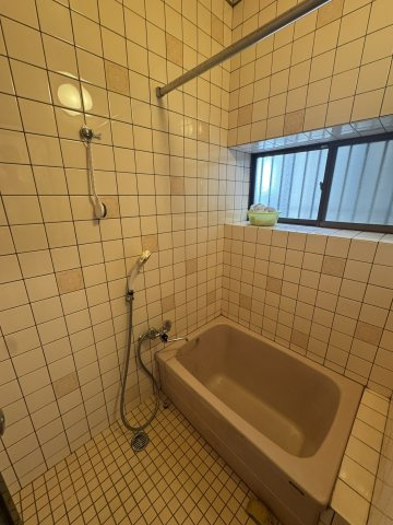 和歌山市紀三井寺・中古戸建・54777の浴室