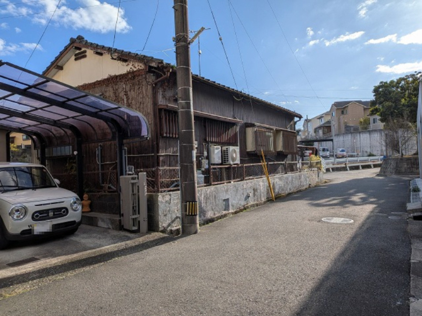 山手三丁目21番1号（B-39）の前面道路含む現地写真