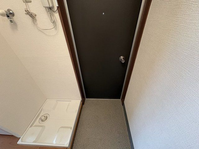 上野アパートメントの設備|洗濯機置き場