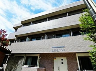 【外観】 | 鉄筋コンクリート造のがっちりとした建物。