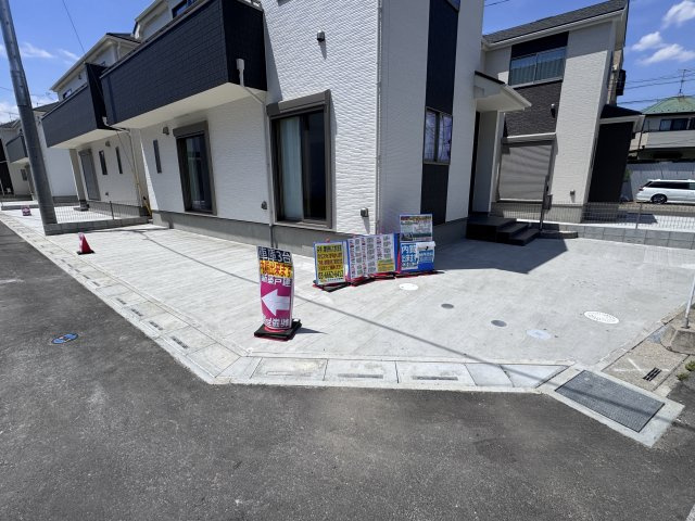 三郷市戸ケ崎５丁目新築戸建【吹上小学校：8分】の駐車場|Ｇ号棟駐車スペース・3台駐車可