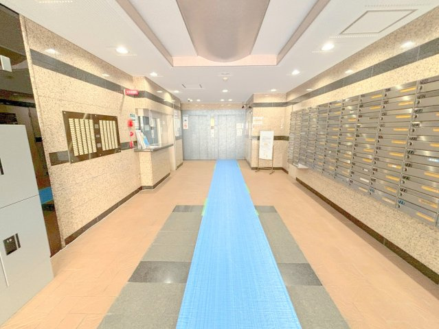 オリエント新大阪アーバンライフのロビー