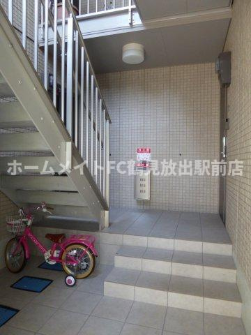 大阪市東成区深江北１丁目のハイツのロビー