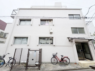 【外観】 | 前面道路と外観の様子です。～即日のご見学可能～　お問合せはお気軽にどうぞ。