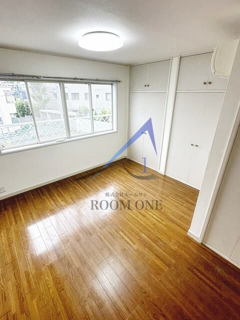ロイヤルクレストの居間・リビング|洋室のお部屋です。