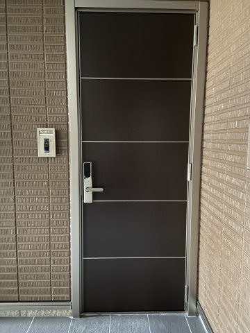 アリスティオモトマチの玄関|玄関ドア