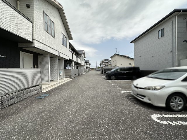 グランマスト杉井流Ⅱ B棟の駐車場