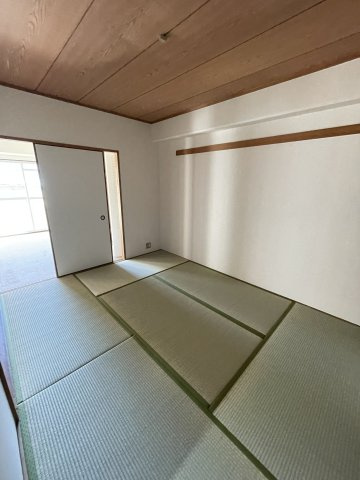 グランドハイツ榎原の和室