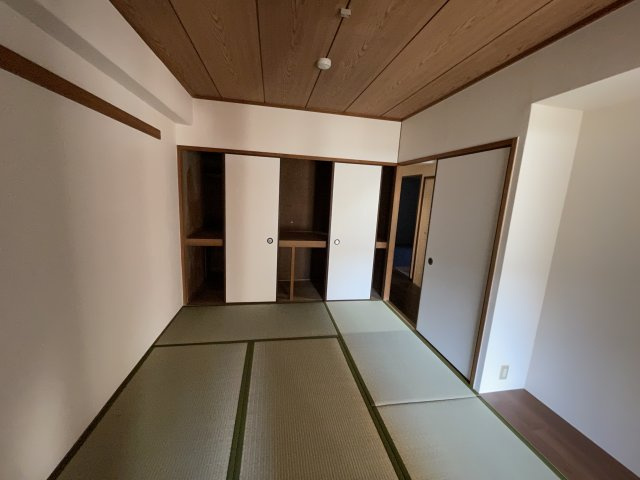グランドハイツ榎原の和室