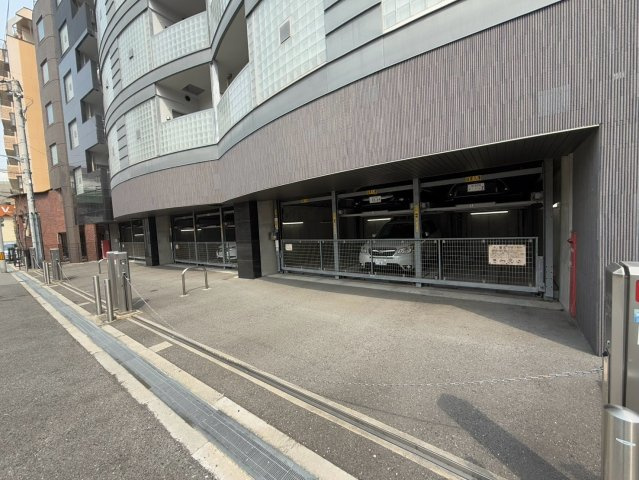 フェルザ今宮戎の駐車場