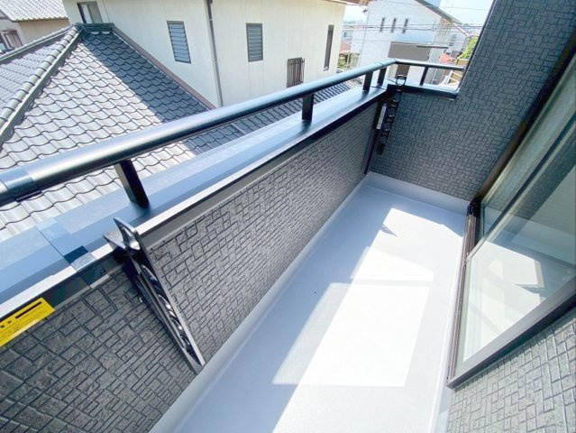 福岡市東区青葉６丁目　新築戸建のバルコニー|明るく暖かな南面バルコニー！