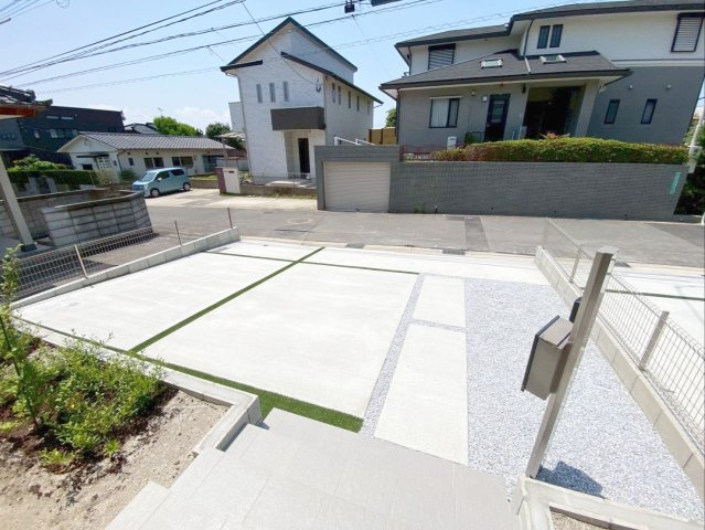 福岡市東区青葉６丁目　新築戸建の駐車場|駐車スペースは並列2台可能です！