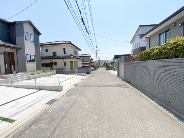 福岡市東区青葉６丁目　新築戸建の前面道路含む現地写真|前面道路の様子です！