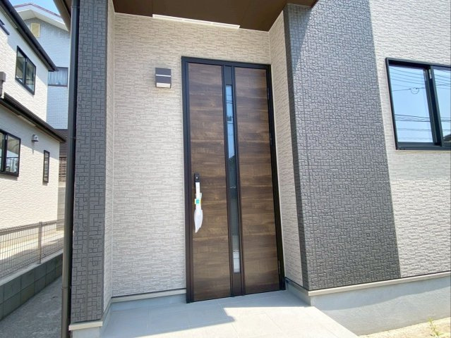 福岡市東区青葉６丁目　新築戸建の玄関|玄関ポーチです！