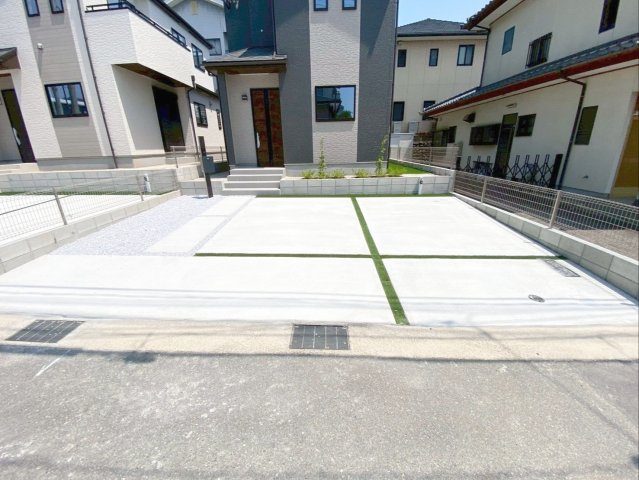 福岡市東区青葉６丁目　新築戸建の駐車場|広々とした駐車スペース！